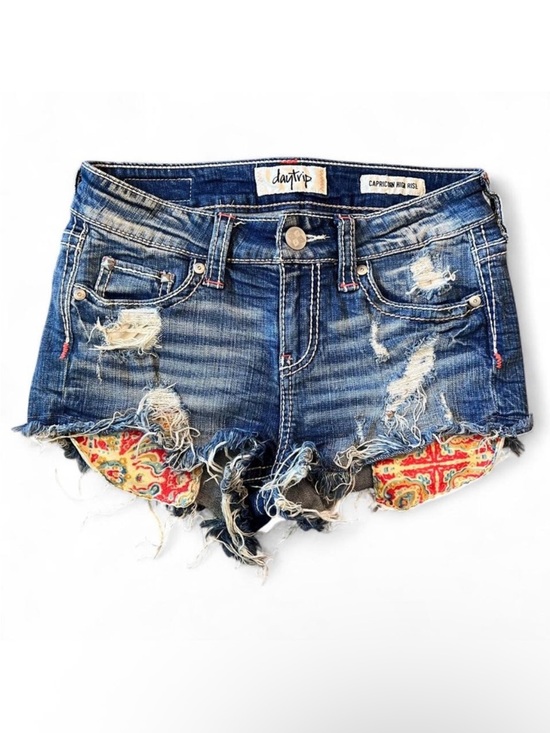 Daytrip Pants - Daytrip Distressed Denim Short with Colorful Patch 25